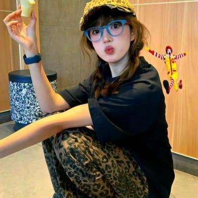 播音台的姊妹花